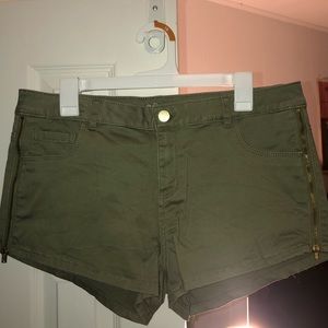 Refuge Oliver Green Shorts